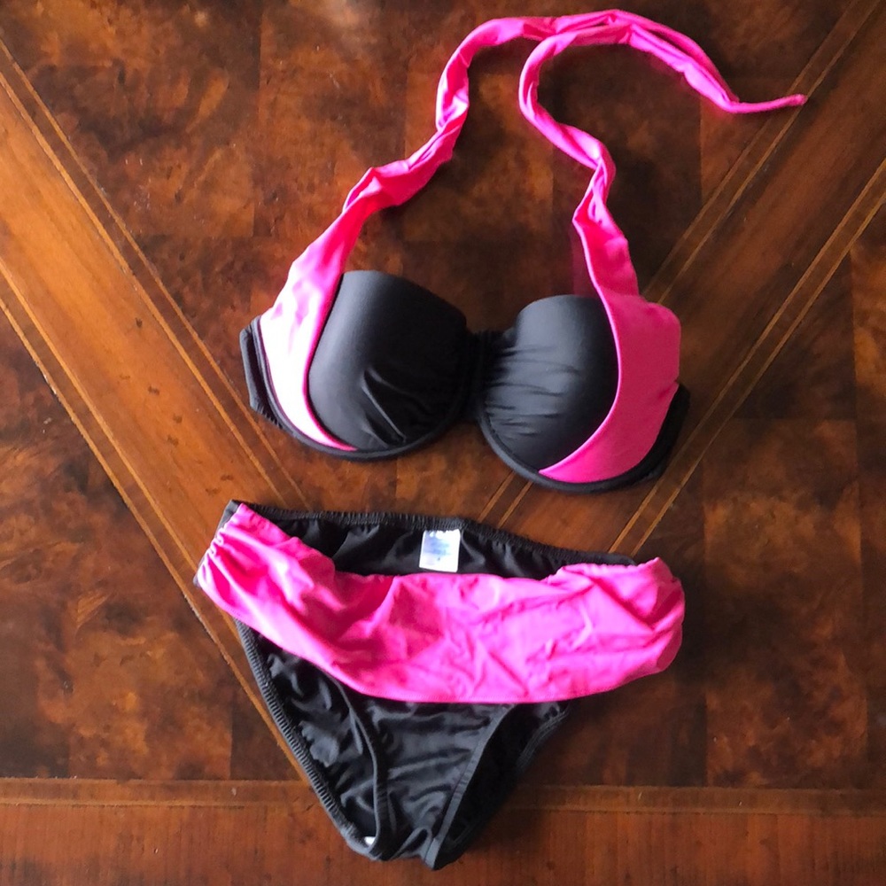 VENUS Black and Pink Bikini!